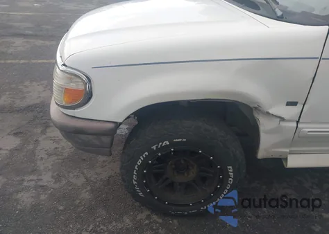 1996 Ford Explorer z USA, uszkodzony, nr VIN 1FMDU32P0TZA22738